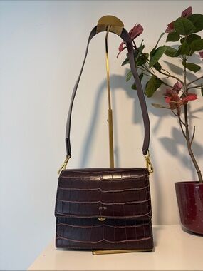 JW PEI Deep Burgundy Croc-Embossed Shoulder Bag with Gold Hardware(NWOT)